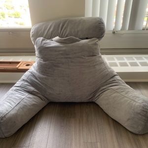 X-Large reading pillow with neck support